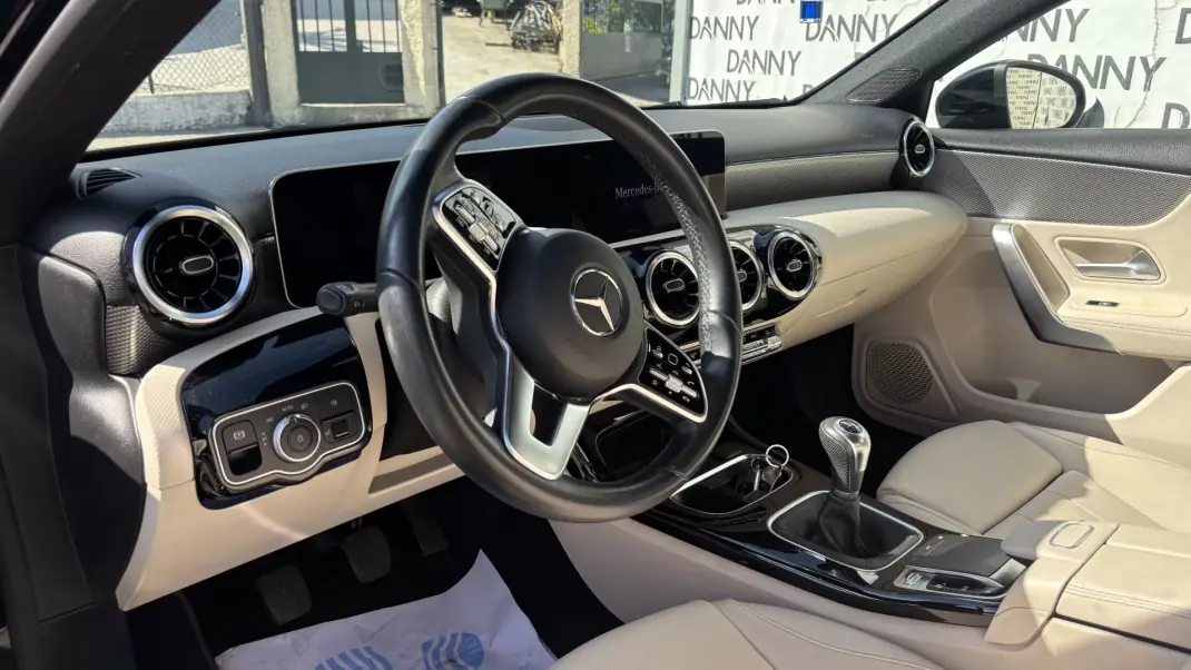 Mercedes-Benz A 200 Limousine 2019 - 22990 EUR, 115000 km - 115000km - foto 5 de 14