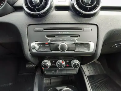 Audi A1 2012 - 11990 EUR, 155000 km - AUTO.MOTO.pt - 155000km - foto 22 de 29