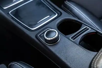 Mercedes-Benz CLA 180 2019 - 22990 EUR, 188150 km - AUTO.MOTO.pt - 188150km - foto 31 de 35