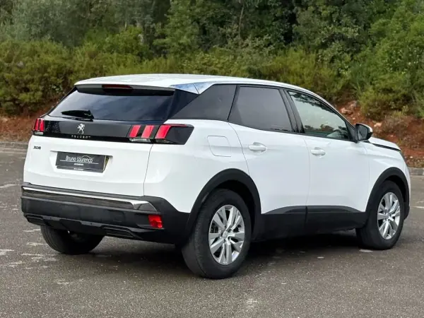 Peugeot 3008 2019 - 17900 EUR, 66750 km - AUTO.MOTO.pt - 66750km - foto 18 de 21
