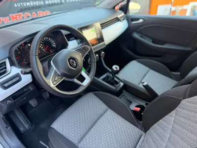Renault Clio 2023 - 16900 EUR, 47001 km - AUTO.MOTO.pt - 47001km - foto 9 de 19