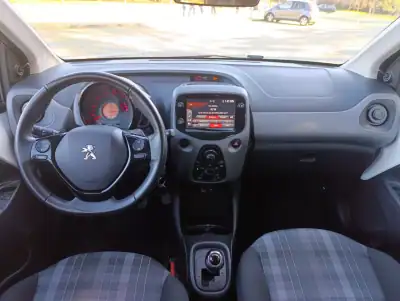 Peugeot 108 2019 - 10900 EUR, 69649 km - AUTO.MOTO.pt - 69649km - foto 8 de 15