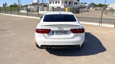 Jaguar XE 2016 - 15500 EUR, 206953 km - 206953km - foto 2 de 17