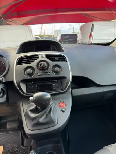 Renault Kangoo E-Tech 2021 - 14750 EUR, 34426 km - AUTO.MOTO.pt - 34426km - foto 6 de 8