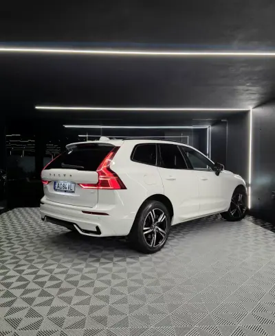 Volvo XC 60 2022 - 36750 EUR, 142382 km - AUTO.MOTO.pt - 142382km - foto 17 de 37