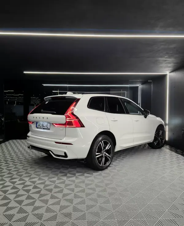 Volvo XC 60 2022 - 36750 EUR, 142382 km - AUTO.MOTO.pt - 142382km - foto 17 de 37
