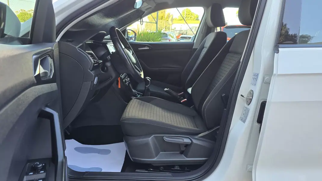 Volkswagen T-Cross 2022 - 16000 EUR, 74880 km - AUTO.MOTO.pt - 74880km - foto 11 de 20