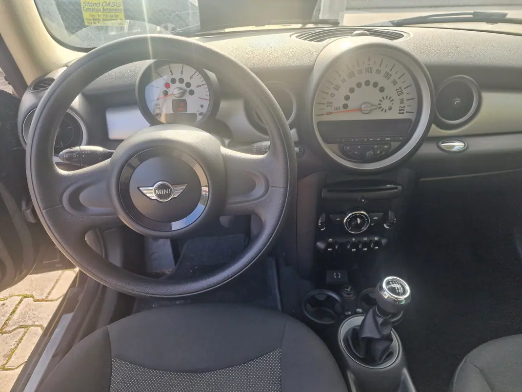 MINI One 2012 - 8750 EUR, 149000 km - 149000km - foto 7 de 13