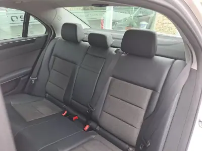Mercedes-Benz E 250 2009 - 14450 EUR, 234946 km - AUTO.MOTO.pt - 234946km - foto 6 de 23