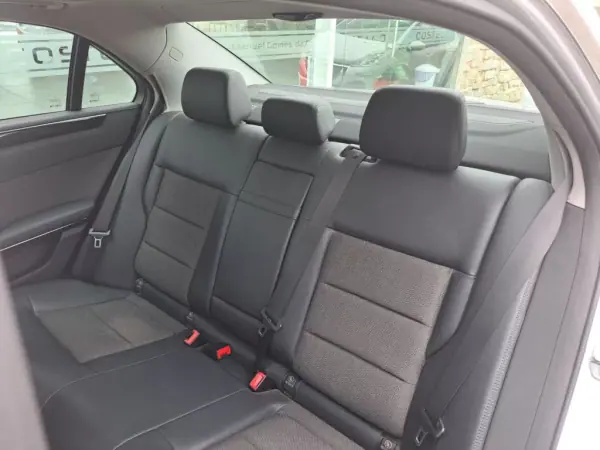 Mercedes-Benz E 250 2009 - 14450 EUR, 234946 km - AUTO.MOTO.pt - 234946km - foto 6 de 23