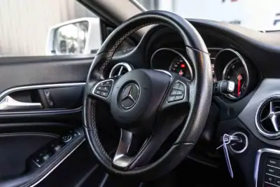 Mercedes-Benz CLA 180 2019 - 22990 EUR, 188150 km - AUTO.MOTO.pt - 188150km - foto 17 de 35