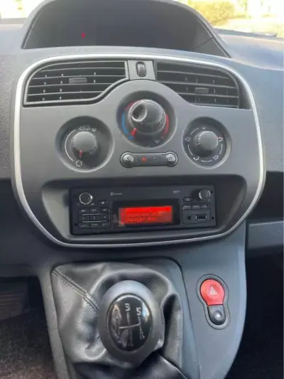 Renault Kangoo 1.5 Dci , 3 Lugares, Iva dedutivel 2019 - 14250 EUR, 93400 km - AUTO.MOTO.pt - 93400km - foto 8 de 8