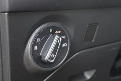 SEAT Leon ST 2018 - 12990 EUR, 200000 km - AUTO.MOTO.pt - 200000km - foto 24 de 34