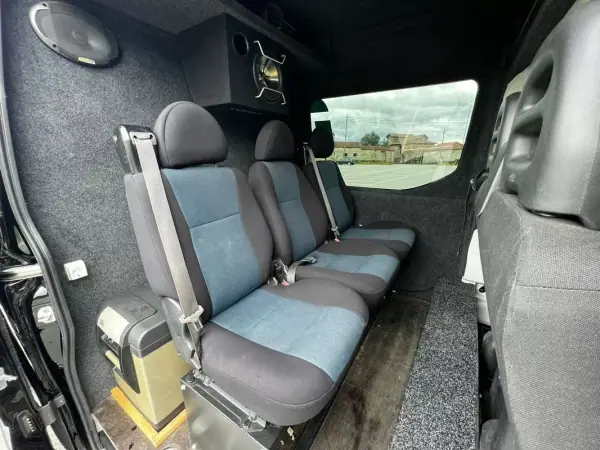 Iveco Daily 2018 - 39990 EUR, 53596 km - AUTO.MOTO.pt - 53596km - foto 18 de 22