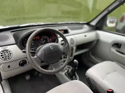 Renault Kangoo 1.5dCi 85cv 2006 - 4200 EUR, 225000 km - AUTO.MOTO.pt - 225000km - foto 3 de 15