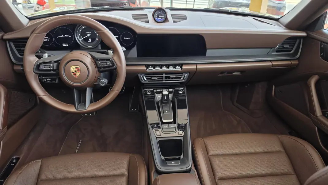 Porsche 911 2023 - 225000 EUR, 23017 km - AUTO.MOTO.pt - 23017km - foto 10 de 29
