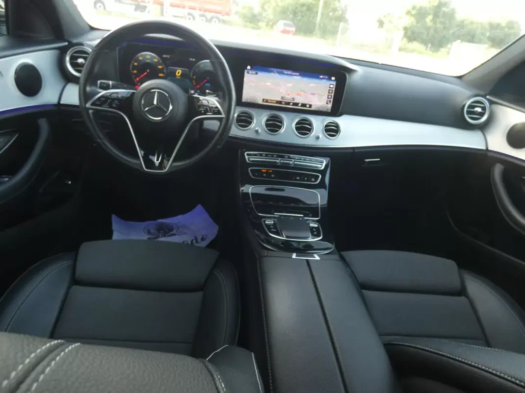 Mercedes-Benz E 300 2020 - 28500 EUR, 217000 km - AUTO.MOTO.pt - 217000km - foto 19 de 39