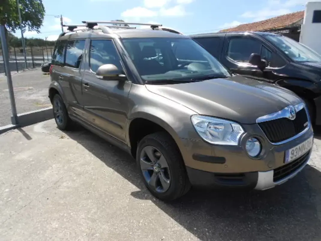 Skoda Yeti 2011 - 8900 EUR, 190307 km - AUTO.MOTO.pt - 190307km - foto 2 de 11