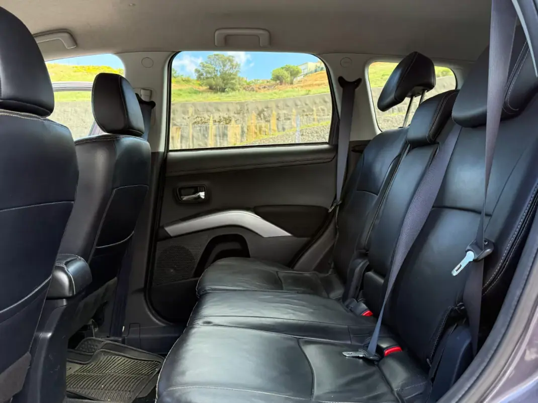 Mitsubishi Outlander 2012 - 12900 EUR, 176000 km - AUTO.MOTO.pt - 176000km - foto 17 de 18