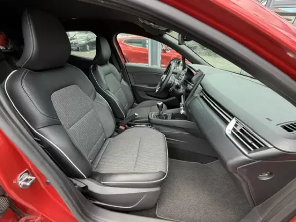 Renault Clio 2021 - 15900 EUR, 84992 km - AUTO.MOTO.pt - 84992km - foto 12 de 12