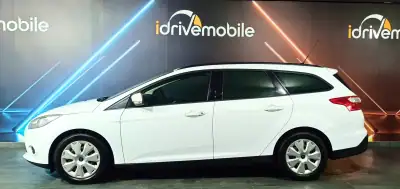 Ford Focus 2014 - 8900 EUR, 124734 km - AUTO.MOTO.pt - 124734km - foto 9 de 24