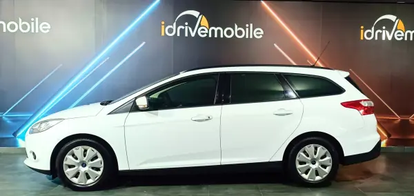 Ford Focus 2014 - 8750 EUR, 124734 km - AUTO.MOTO.pt - 124734km - foto 9 de 24