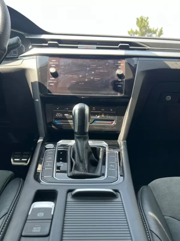 Volkswagen Arteon Shooting Brake 2021 - 27900 EUR, 89450 km - AUTO.MOTO.pt - 89450km - foto 32 de 43