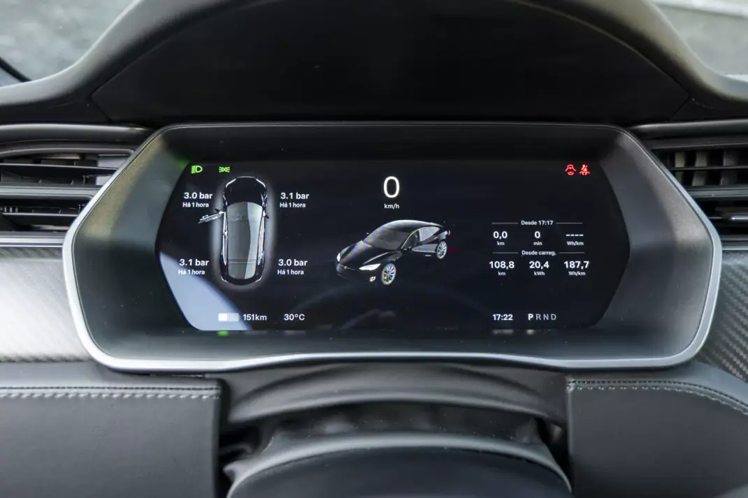 Tesla Model S 2018 - 26900 EUR, 119000 km - AUTO.MOTO.pt - 119000km - foto 18 de 25