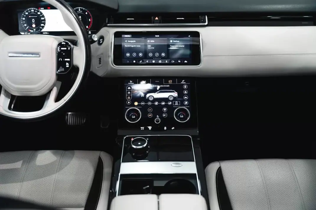 Land Rover Velar 2018 - 42950 EUR, 126000 km - 126000km - foto 41 de 50