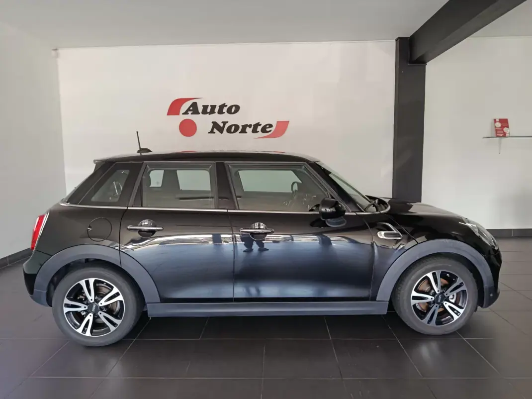 MINI Cooper 2019 - 16200 EUR, 80000 km - 80000km - foto 3 de 52
