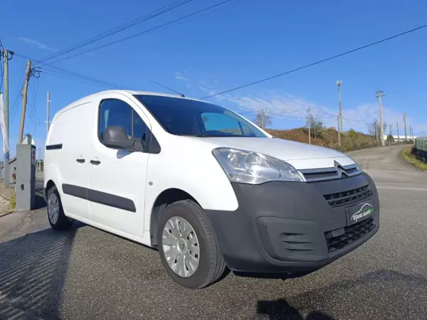 Citroën BERLINGO 3 LUGARES 2017 - 9000 EUR, 220000 km - AUTO.MOTO.pt - 220000km - foto 9 de 30