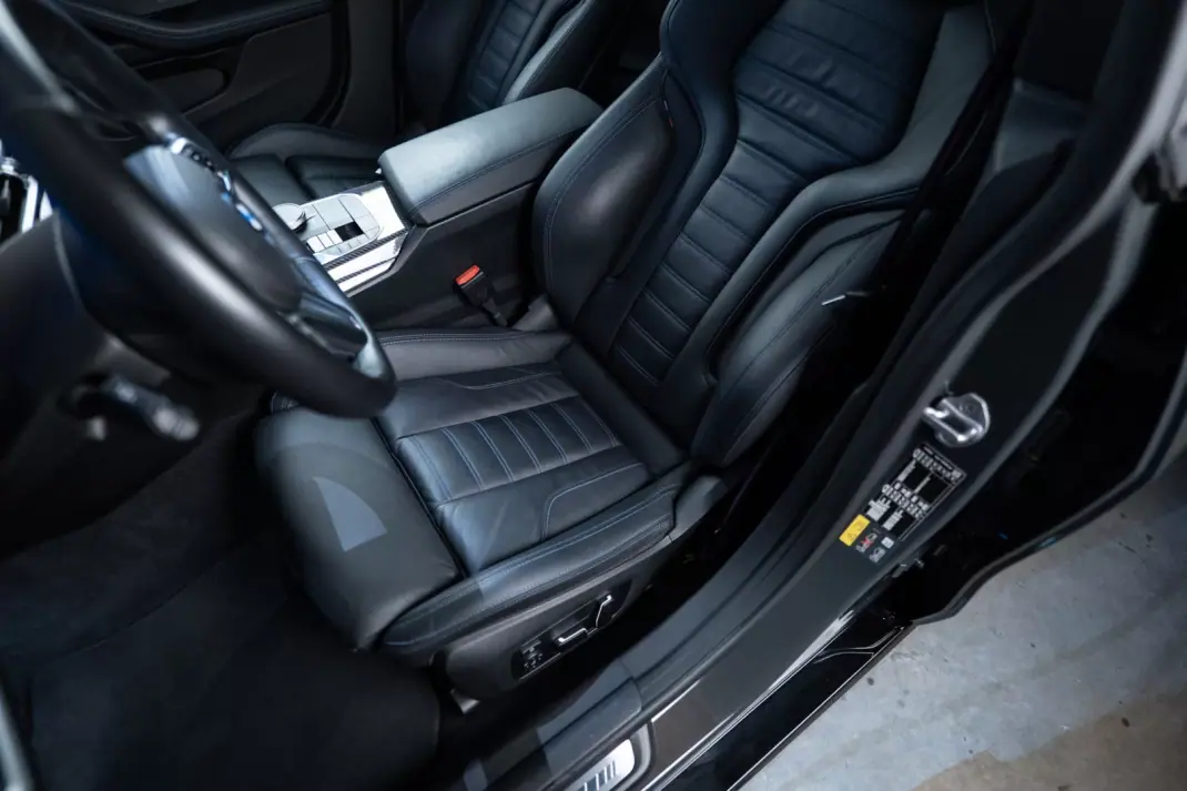 BMW i4 2023 - 43000 EUR, 33000 km - AUTO.MOTO.pt - 33000km - foto 21 de 25