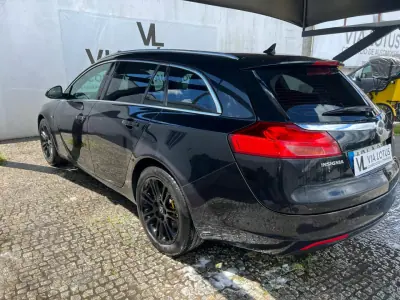 Opel Insignia Sports Tourer 2010 - 5500 EUR, 285400 km - AUTO.MOTO.pt - 285400km - foto 11 de 13
