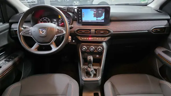 Dacia Sandero 2021 - 16990 EUR, 37000 km - AUTO.MOTO.pt - 37000km - foto 7 de 32