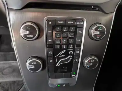 Volvo V40 2013 - 8350 EUR, 298100 km - AUTO.MOTO.pt - 298100km - foto 31 de 33