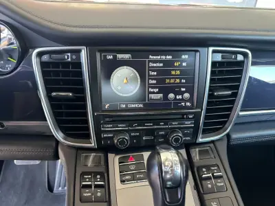 Porsche Panamera 2015 - 39900 EUR, 124815 km - AUTO.MOTO.pt - 124815km - foto 24 de 41
