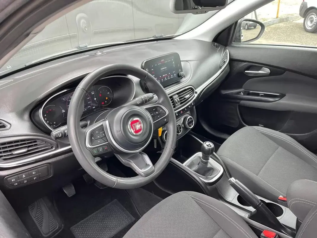 Fiat Tipo 2021 - 11900 EUR, 116480 km - AUTO.MOTO.pt - 116480km - foto 9 de 34