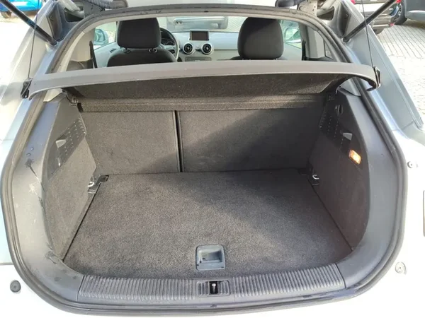 Audi A1 2010 - 11990 EUR, 196000 km - AUTO.MOTO.pt - 196000km - foto 13 de 17