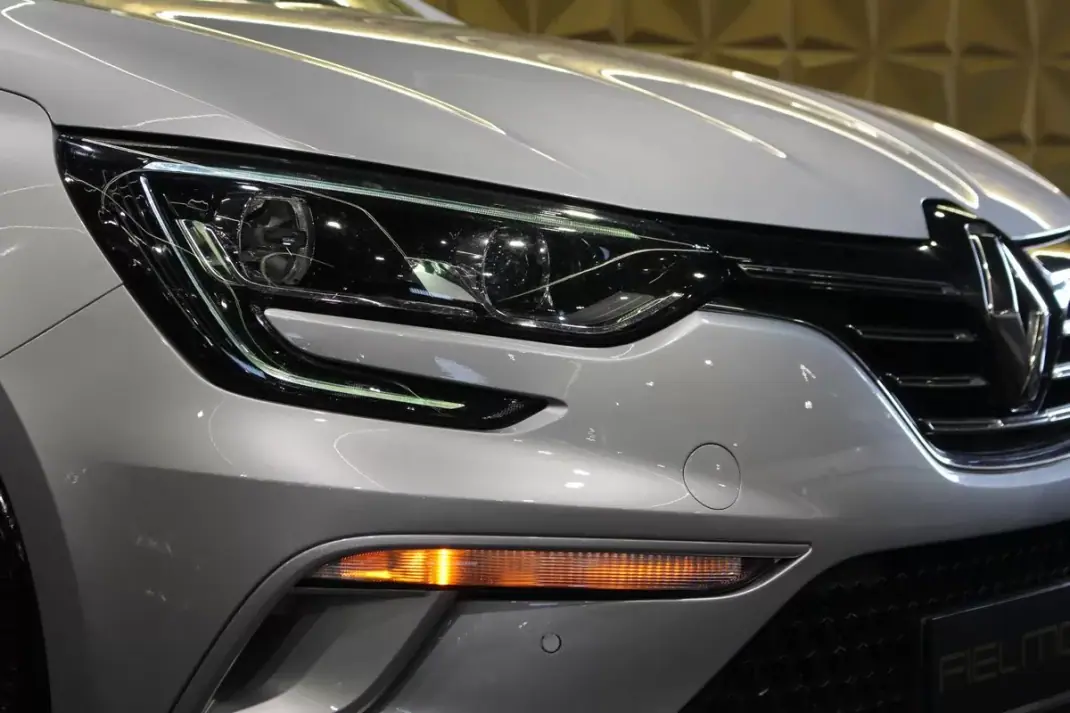Renault Mégane Sport Tourer 2020 - 14900 EUR, 135000 km - 135000km - foto 9 de 36