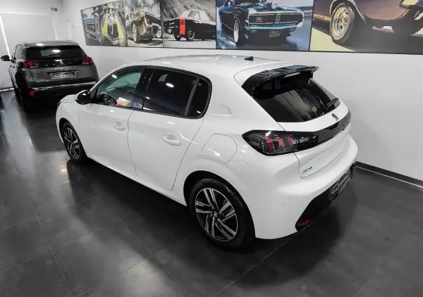 Peugeot 208 2021 - 13990 EUR, 57000 km - AUTO.MOTO.pt - 57000km - foto 22 de 35