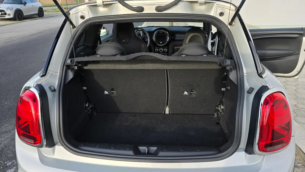MINI Cooper 2019 - 15999 EUR, 105000 km - AUTO.MOTO.pt - 105000km - foto 6 de 15