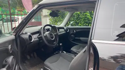 MINI Clubman 2009 - 6490 EUR, 230000 km - AUTO.MOTO.pt - 230000km - foto 7 de 11