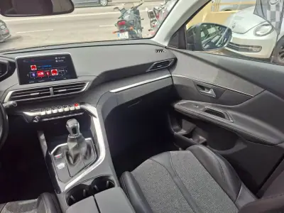 Peugeot 3008 2017 - 13500 EUR, 100000 km - 100000km - foto 31 de 39