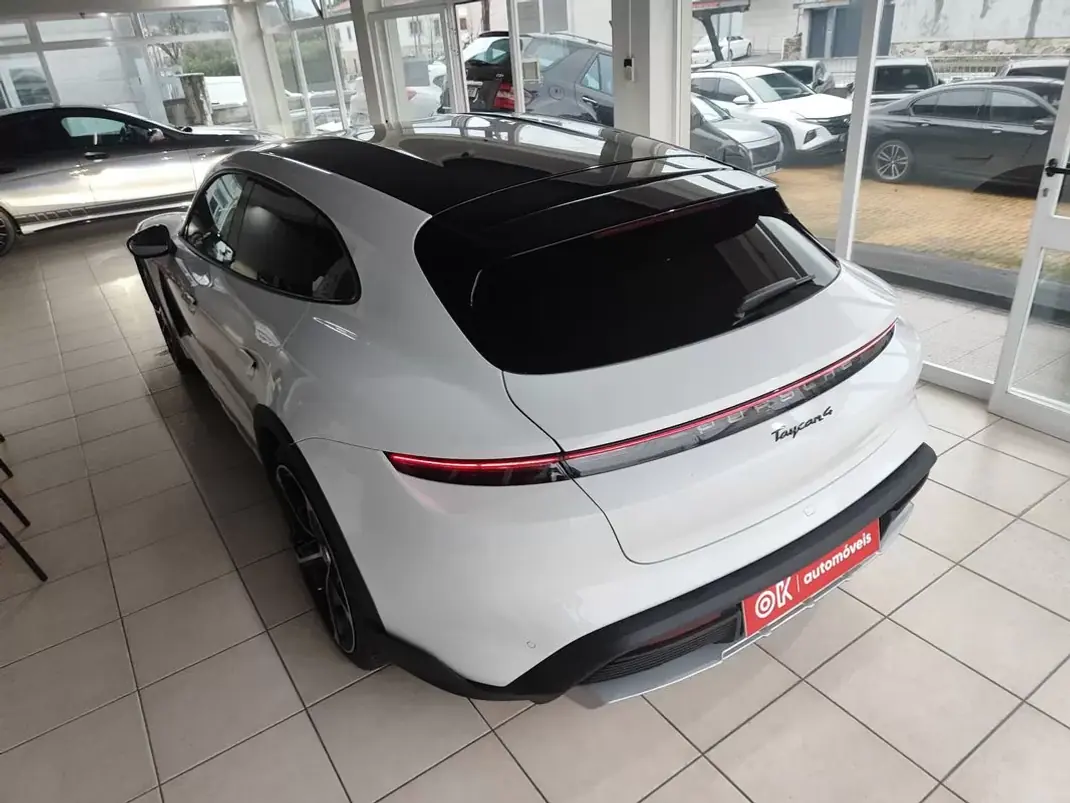 Porsche Taycan Cross Turismo 2022 - 65750 EUR, 55800 km - AUTO.MOTO.pt - 55800km - foto 8 de 40