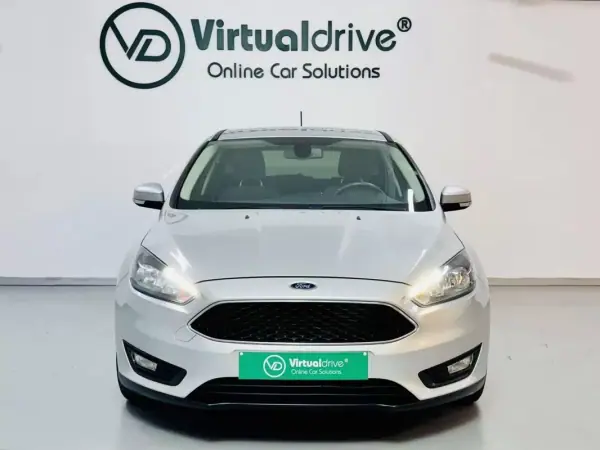 Ford Focus 2018 - 9950 EUR, 76000 km - AUTO.MOTO.pt - 76000km - foto 2 de 50