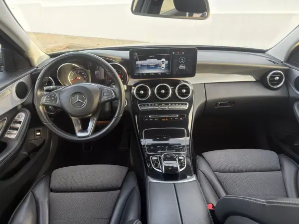 Mercedes-Benz C 250 2018 - 24500 EUR, 173000 km - AUTO.MOTO.pt - 173000km - foto 7 de 21