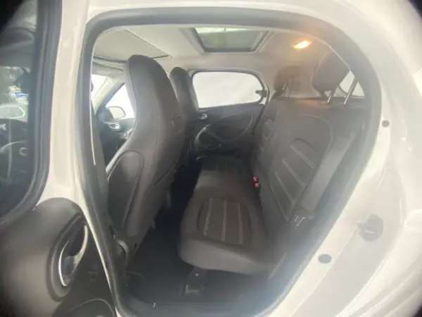 Smart ForFour 2019 - 11490 EUR, 41490 km - AUTO.MOTO.pt - 41490km - foto 6 de 12