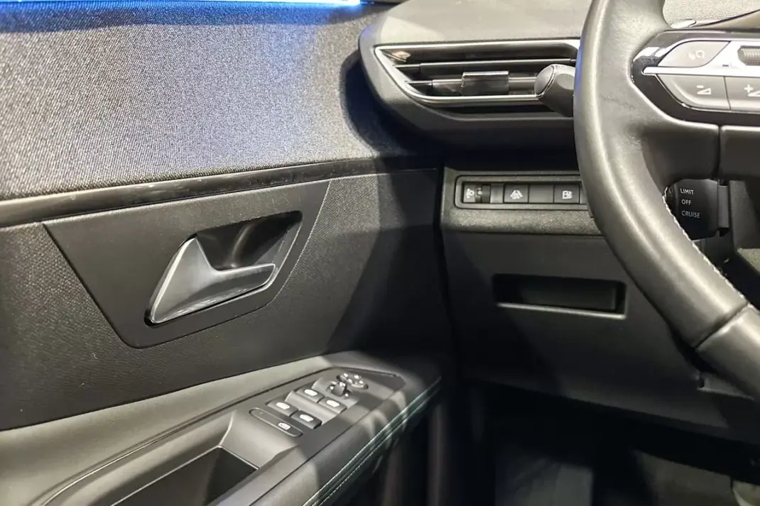 Peugeot 3008 2021 - 23450 EUR, 45084 km - AUTO.MOTO.pt - 45084km - foto 43 de 51