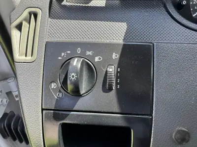 Mercedes-Benz Vito 2010 - 14900 EUR, 340000 km - AUTO.MOTO.pt - 340000km - foto 23 de 47