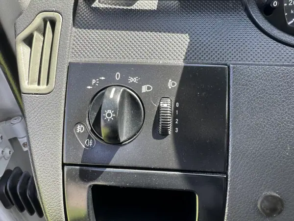 Mercedes-Benz Vito 2010 - 14900 EUR, 340000 km - AUTO.MOTO.pt - 340000km - foto 23 de 47